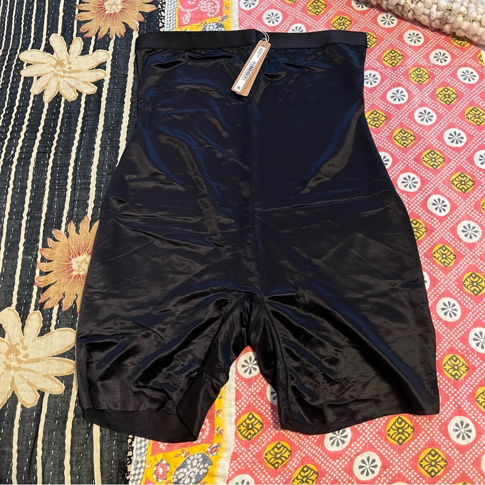 NWT Skims black barely there mid thigh short XL (2 pairs)
